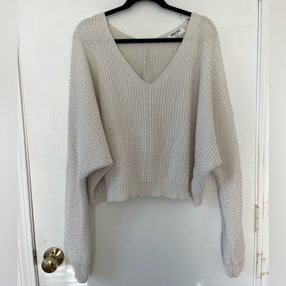 Off White Cropped Sweater - Picture 1 of 2